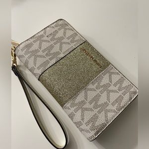 Michael Kors Wristlet